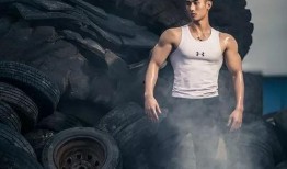 吃瓜网红腹肌男,揭秘网红男生的健身生活